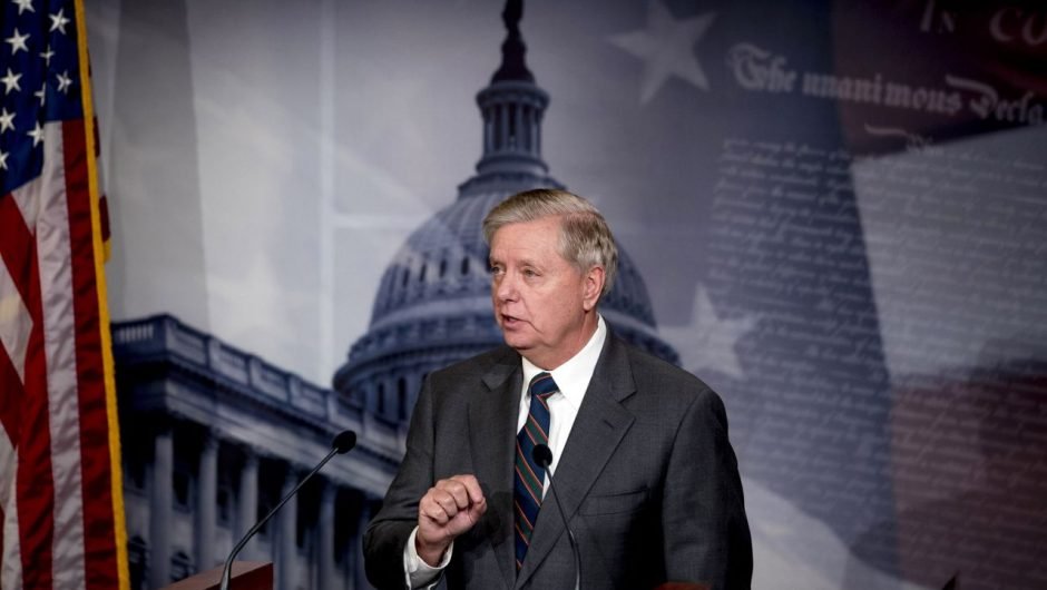 Handful of GOP senators threaten to delay Senate coronavirus bill over unemployment payments